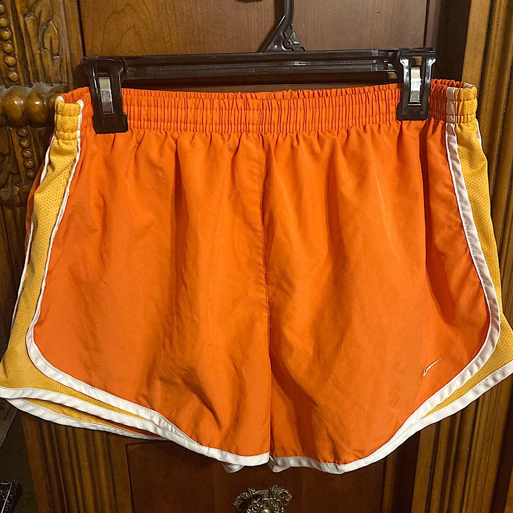 Nike Fit Dry Ladies Large Orange Athletic Shorts